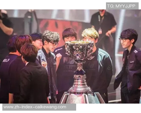 骑士与勇士第七场巅峰对决谁能捧起总冠军奖杯的荣耀